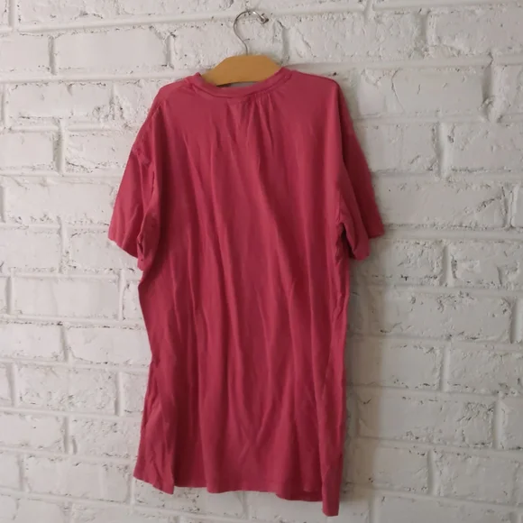 Peanuts Holiday Tshirt Snoop and Woodstock - Picture 7 of 7